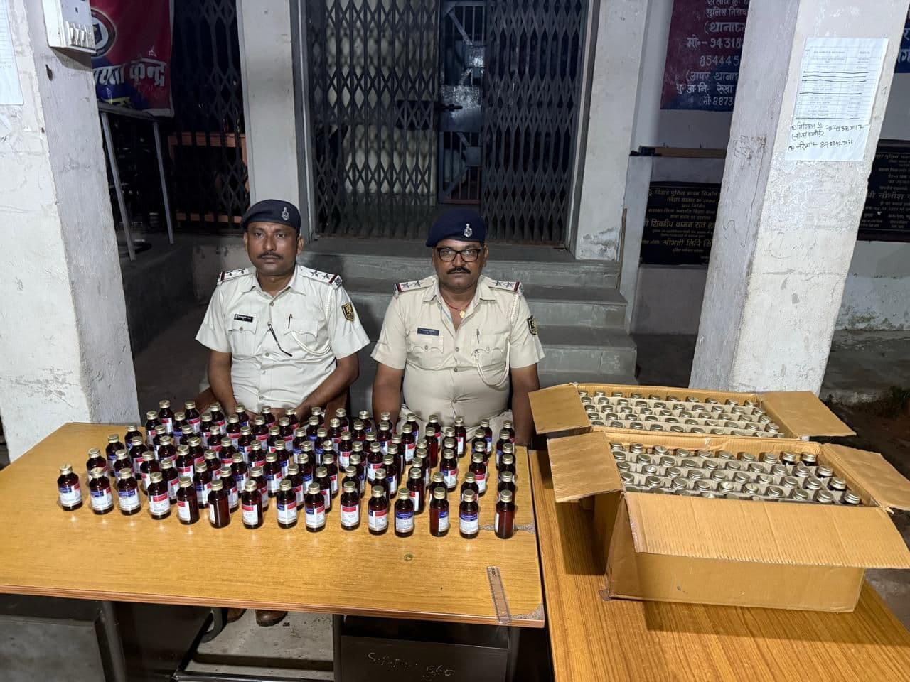 तीन सौ बोतल कोरेक्स बरामद