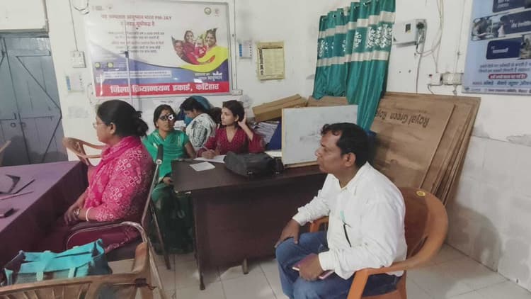 शिविर में 17 लोगों का नेत्र का जांच