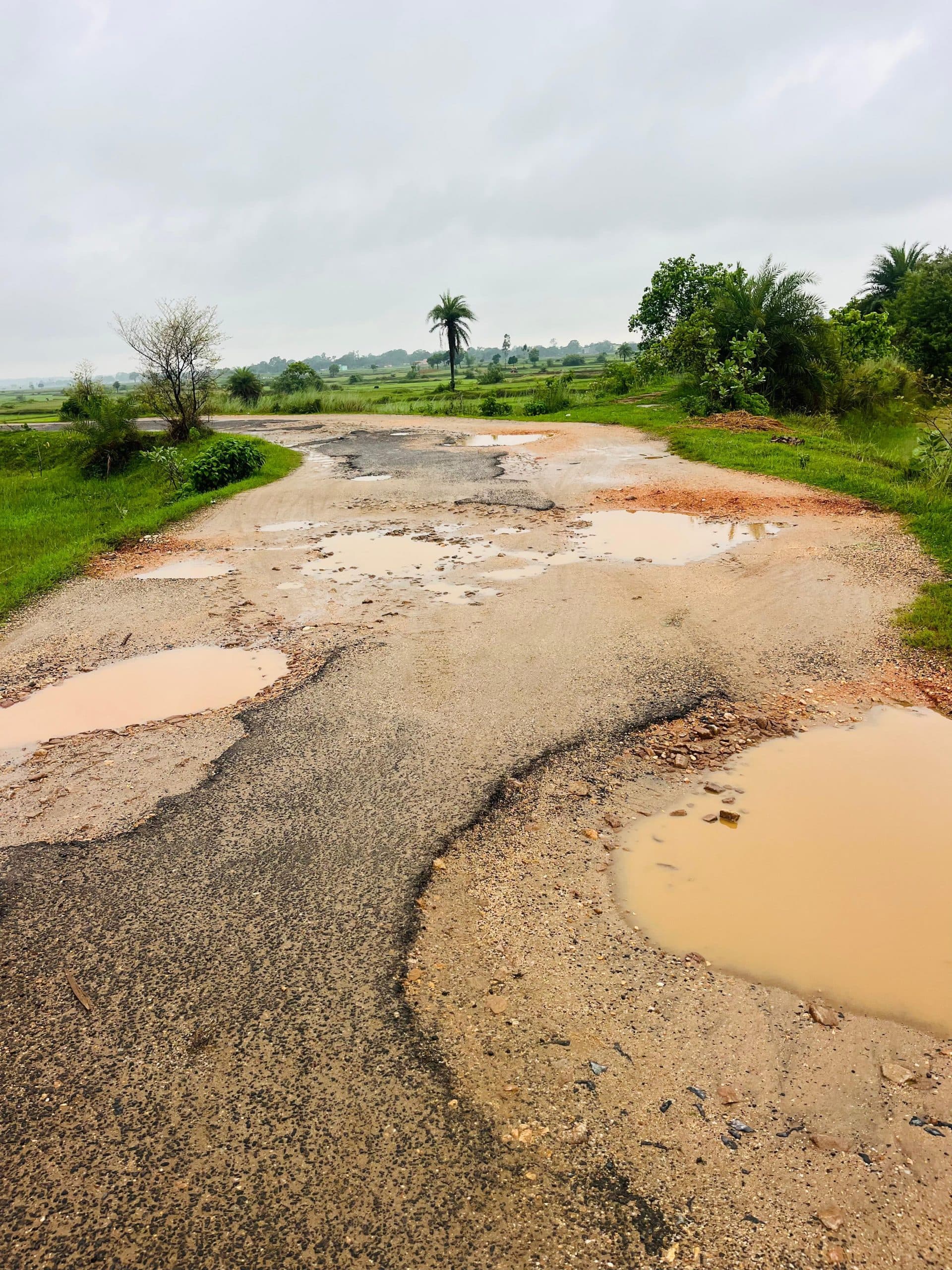 GIRIDIH NEWS: जलखरियोडीह- टोलाटांड़ सड़क की स्थिति अत्यंत जर्जर