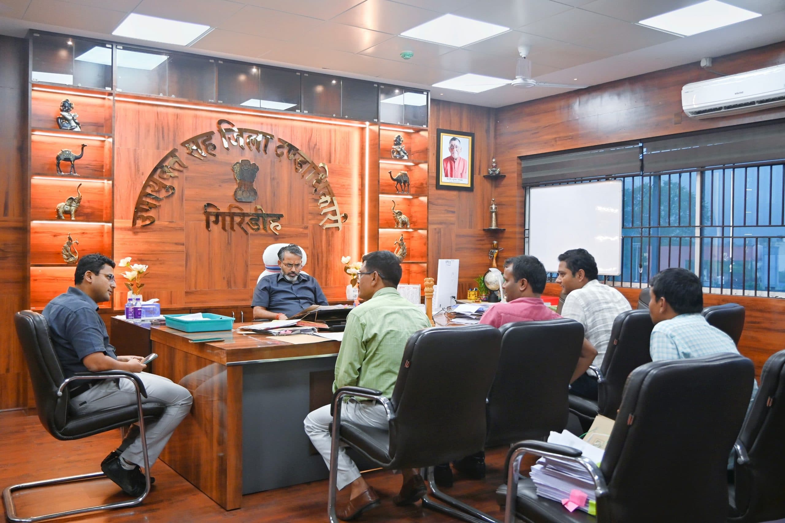 GIRIDIH NEWS: कल्याण विभाग की योजनाओं की प्रगति की समीक्षा