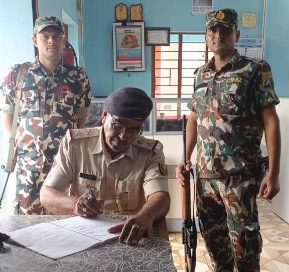 पुलिस ने सुरक्षा की दृष्टि से की विभिन्न बैंकों व होटलों की सघन जांच पड़ताल