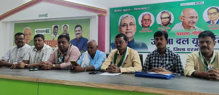 Darbhanga News: हर साल पंजाब व हरियाणा जाने वाले खेतिहर मजदूरों को अब यहीं मिलेगा काम