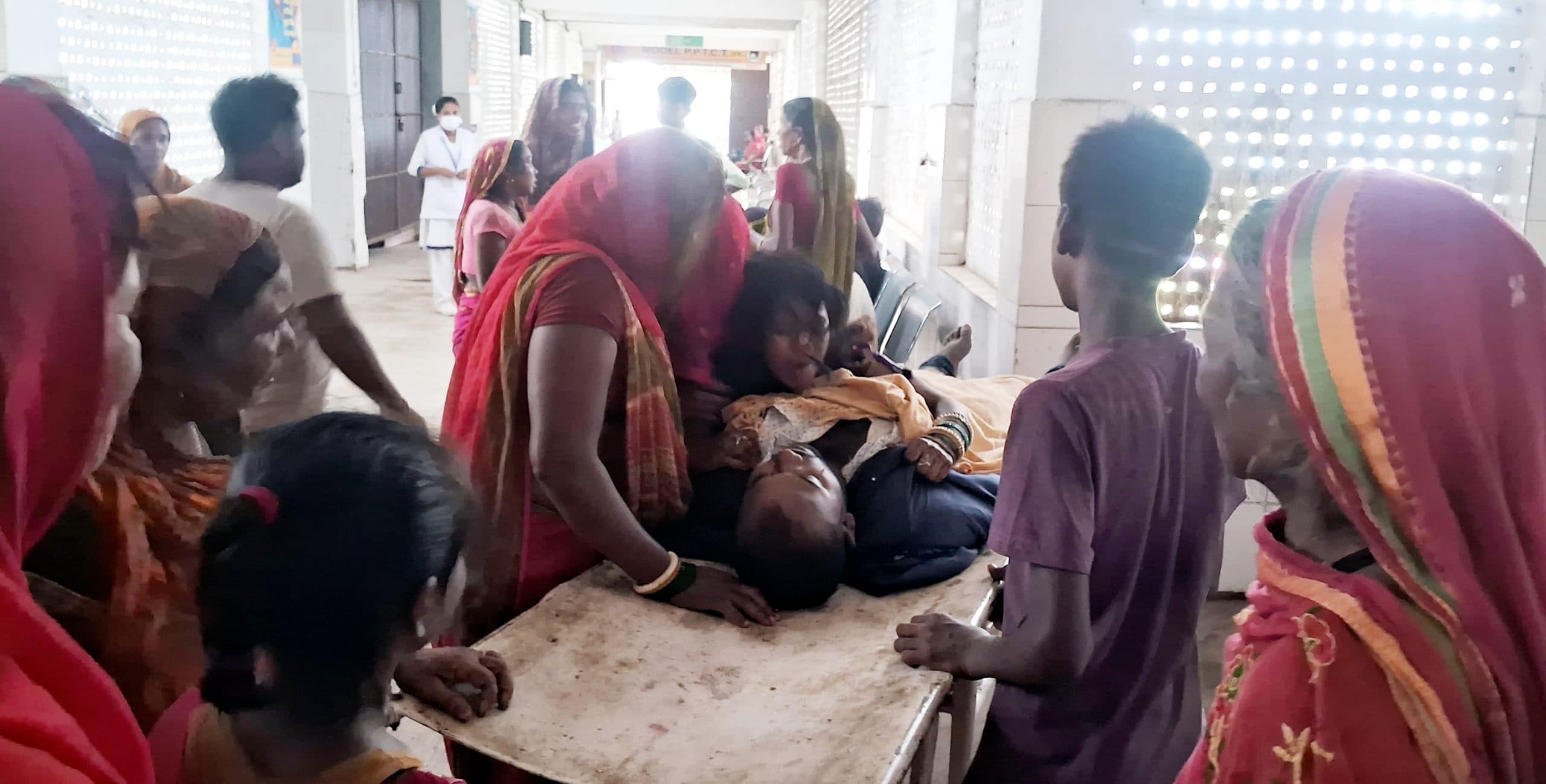 एक माह पूर्व हुई थी शादी, ससुराल से घर जाते वक्त हादसे में गयी जान, दोस्त गंभीर