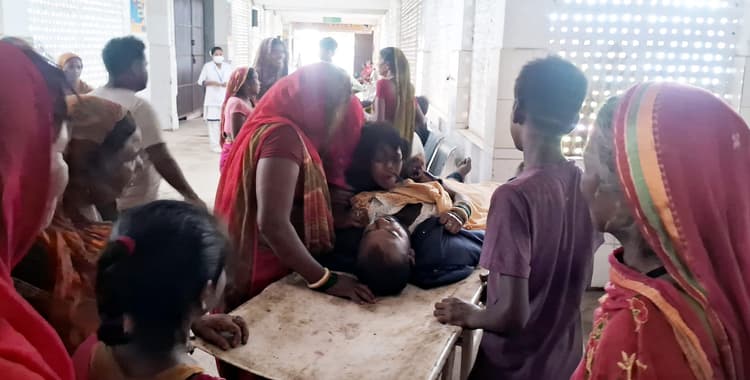 एक माह पूर्व हुई थी शादी, ससुराल से घर जाते वक्त हादसे में गयी जान, दोस्त गंभीर
