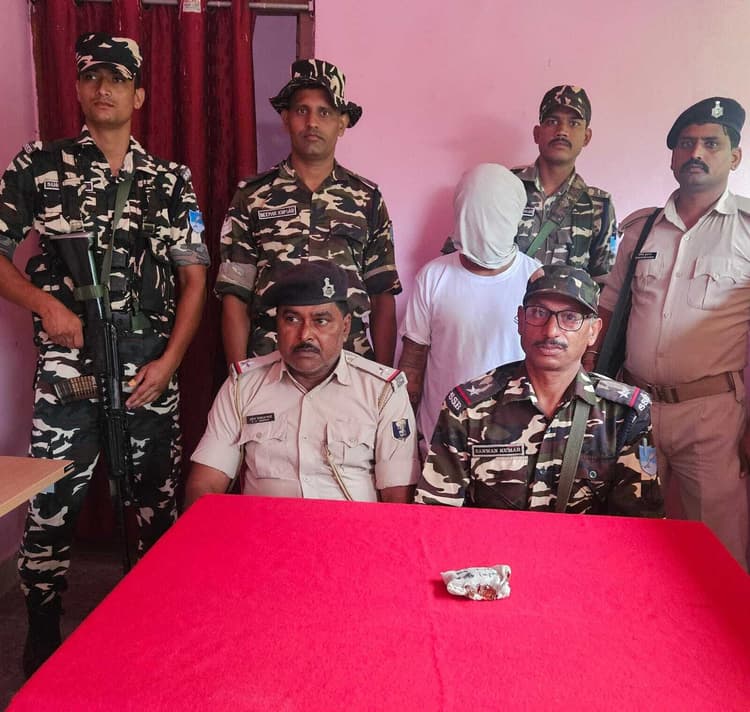 12 ग्राम ब्राउन शुगर के साथ तस्कर गिरफ्तार