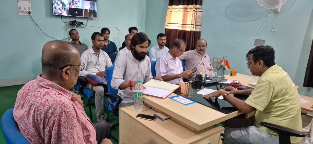 बस चालक, खलासी से प्रतिदिन आठ घंटा से ज्यादा नहीं लें काम : श्रम अधीक्षक