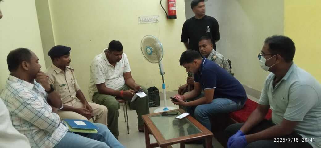 होटल के कमरे में गुजरात के युवक का फंदे से लटका मिला शव