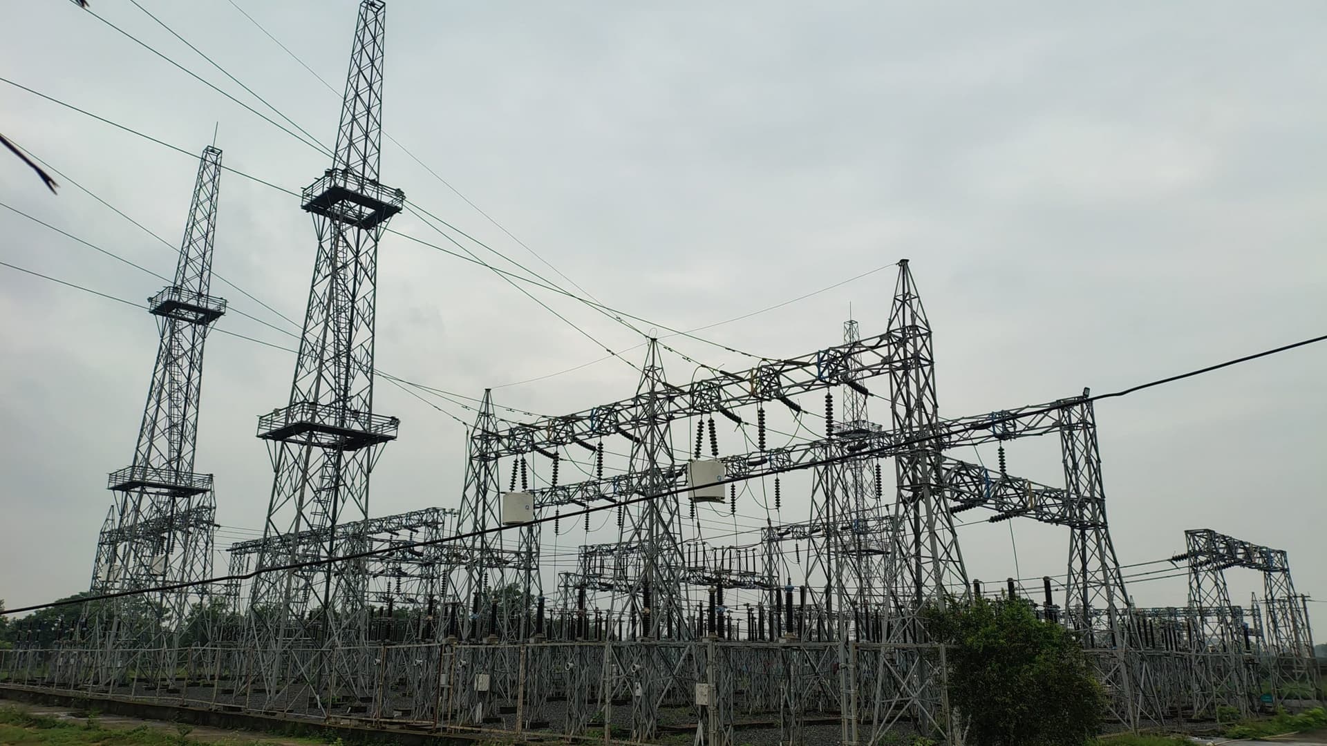 Giridih News :सरिया में 20 घंटे बाद बहाल हुई बिजली
