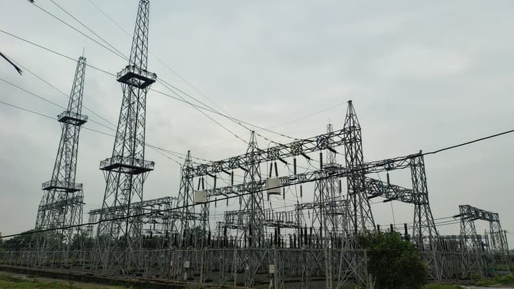 Giridih News :सरिया में 20 घंटे बाद बहाल हुई बिजली