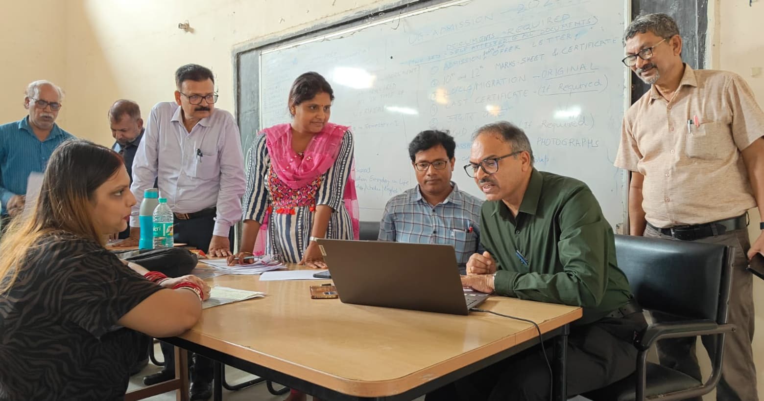 यूजी नामांकन को लेकर कुलपति ने किया निरीक्षण