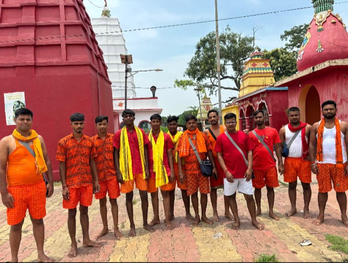 कांवर यात्रा के लिए श्रद्धालुओं की टोली सुल्तानगंज रवाना