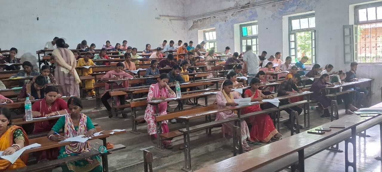 स्नातक पार्ट-1 बैकलॉग सब्सीडियरी परीक्षा में 11 परीक्षार्थी अनुपस्थित