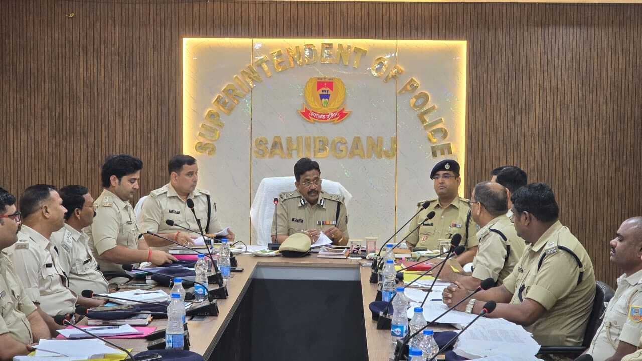 सुबह 10 बजे थाना पहुंचकर काम करें थाना प्रभारी: आइजी