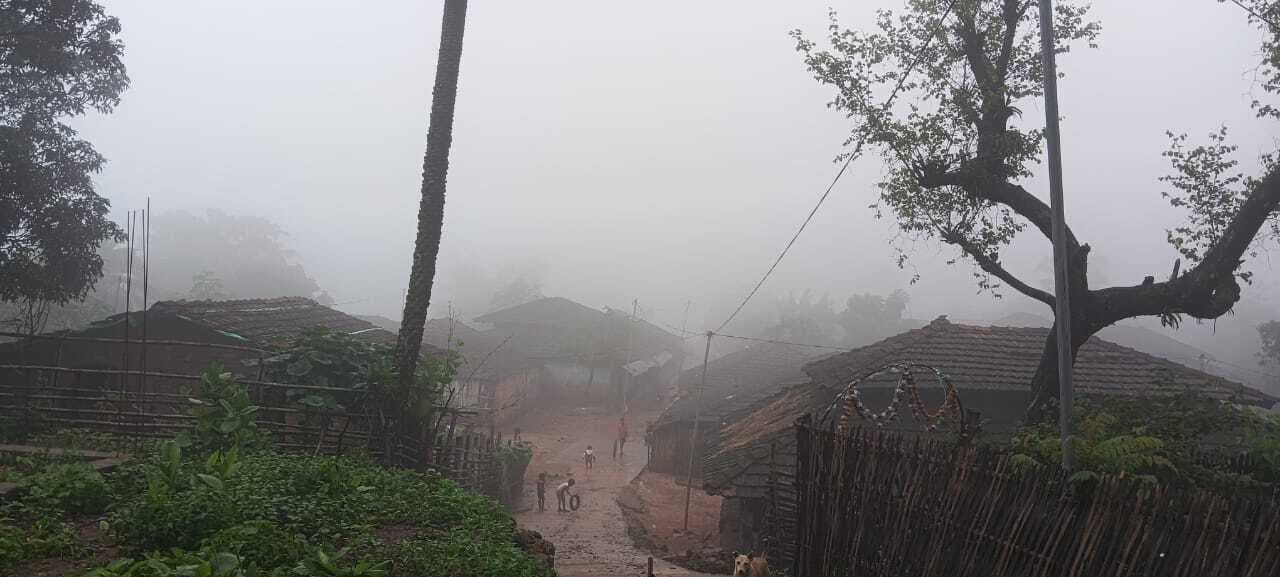 भतभंगा संथाली गांव में बिजली संकट