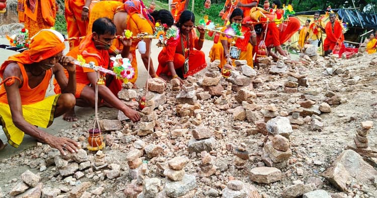 प्राकृतिक सौंदर्य से पटा सुईया पहाड़ पर शिव भक्तों की होती है अग्नि परीक्षा