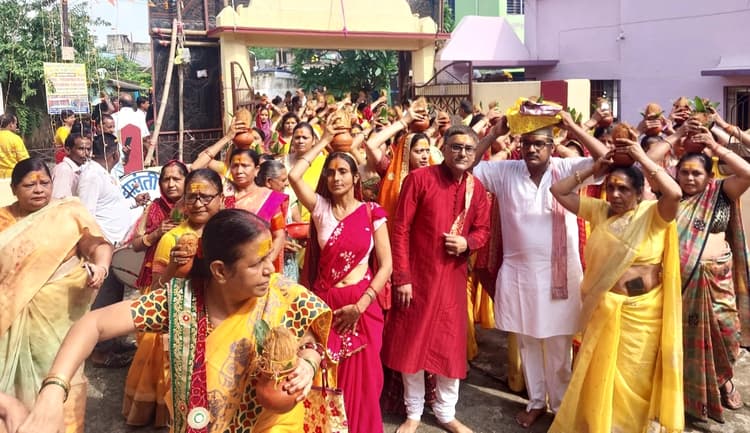 East Singhbhum News : समता और सद्भाव का संदेश देती है शिव कथा : स्वामी मुकुंद कृष्णजी महाराज