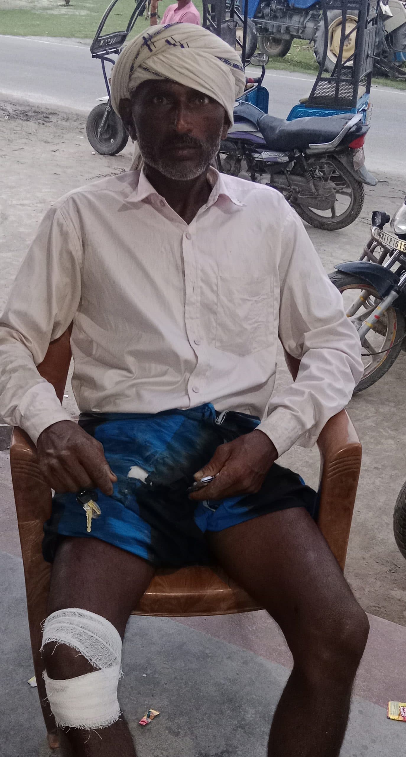 दो बाइक की टक्कर में चार लोग घायल