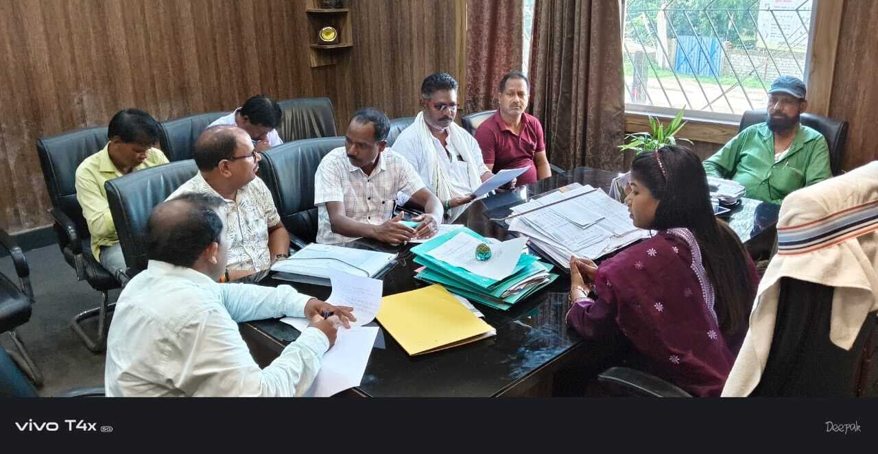 आंगनबाड़ी, सामुदायिक भवन व स्कूल में मतदान केंद्र बनाने पर चर्चा