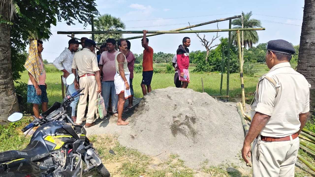 जमीन विवाद में चली ताबड़तोड़ गोली, 10 बाइक क्षतिग्रस्त
