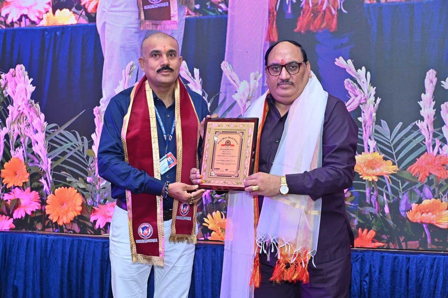 Madhubani News : प्रोग्रेसिव पब्लिक स्कूल झंझारपुर के निदेशक को मिला स्वर्ण भारत सम्मान