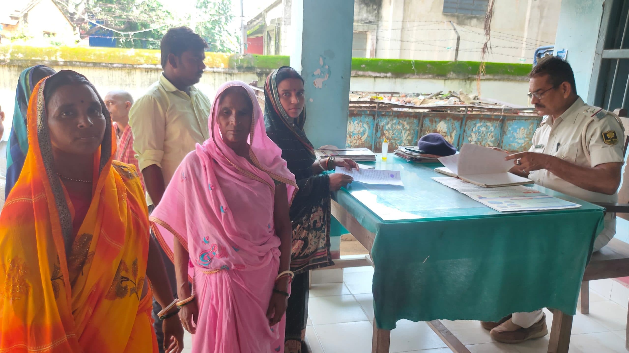 जमीन विवाद में महिला के साथ मारपीट, थाना में की शिकायत