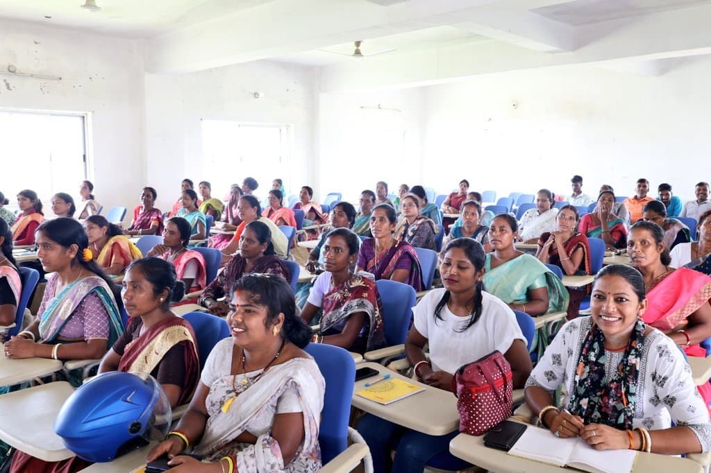 अपना कार्य स्वयं करें महिला प्रतिनिधि : उपायुक्त