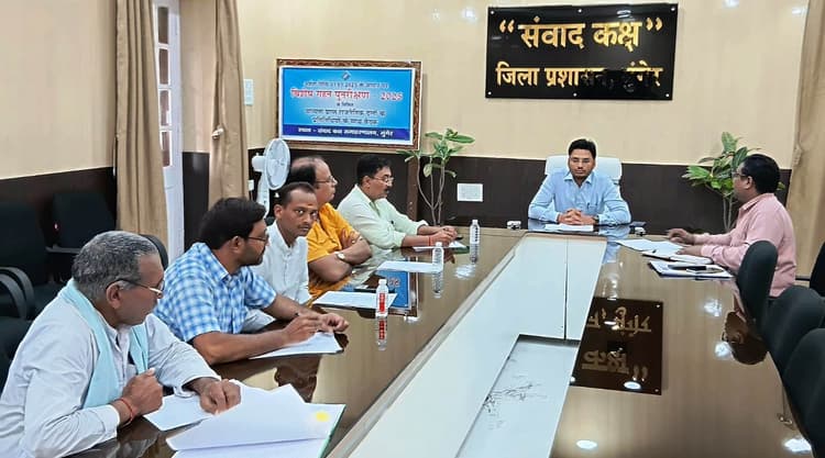 वोटर ससमय गणना प्रपत्र बीएलओ को भरकर दें या करें ऑनलाइन : डीएम