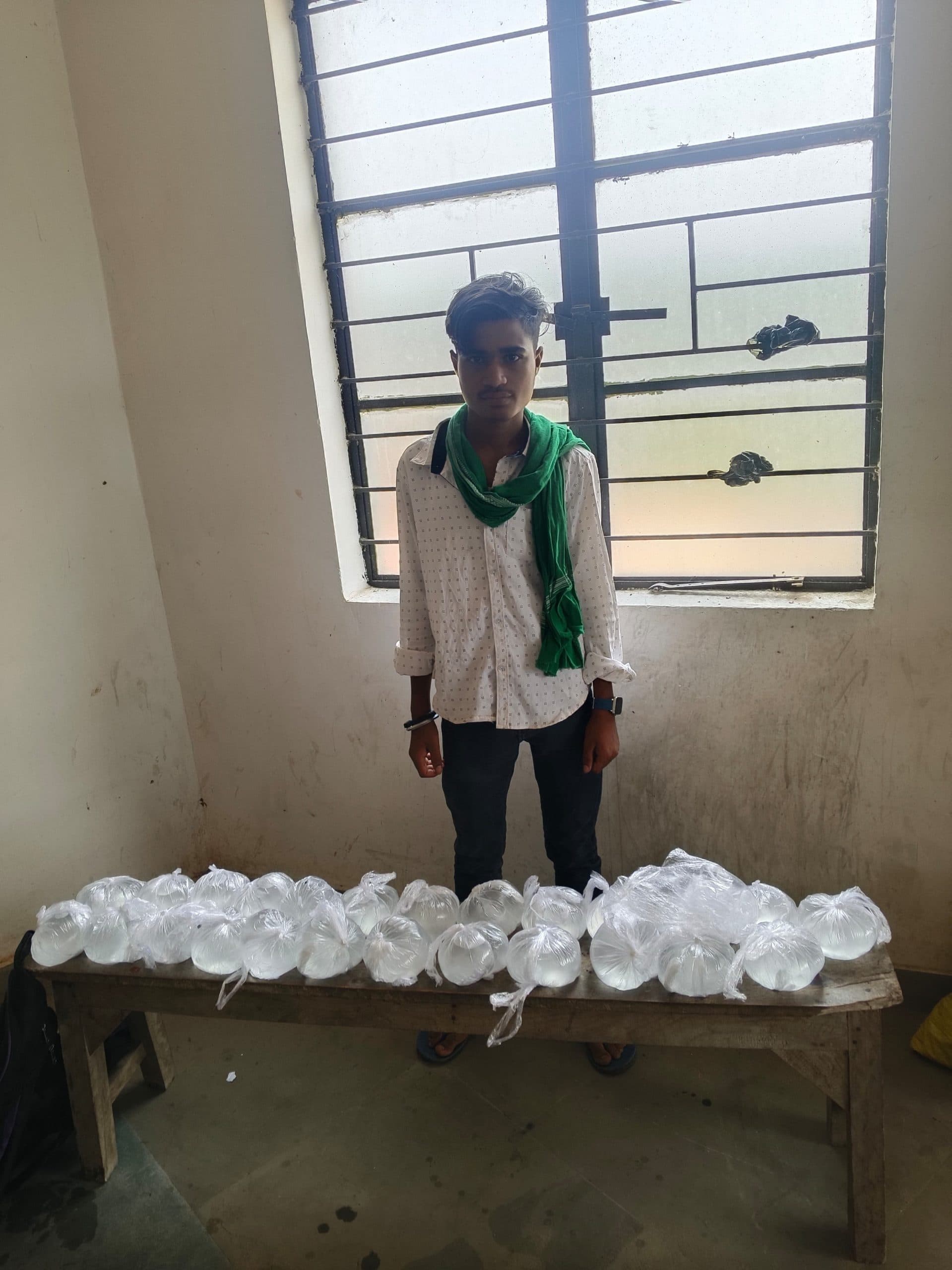 शराब के साथ बाइक सवार तस्कर गिरफ्तार