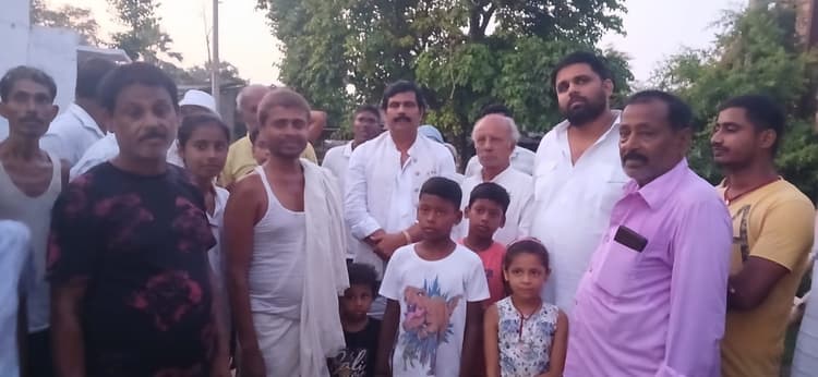 Sitamarhi : अपने समर्थकों के दर्द बांटने पहुंचे पूर्व सांसद आंनद मोहन