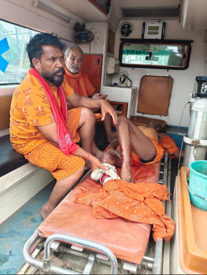 ऑटो व पिकअप में टक्कर, कांवरिया घायल