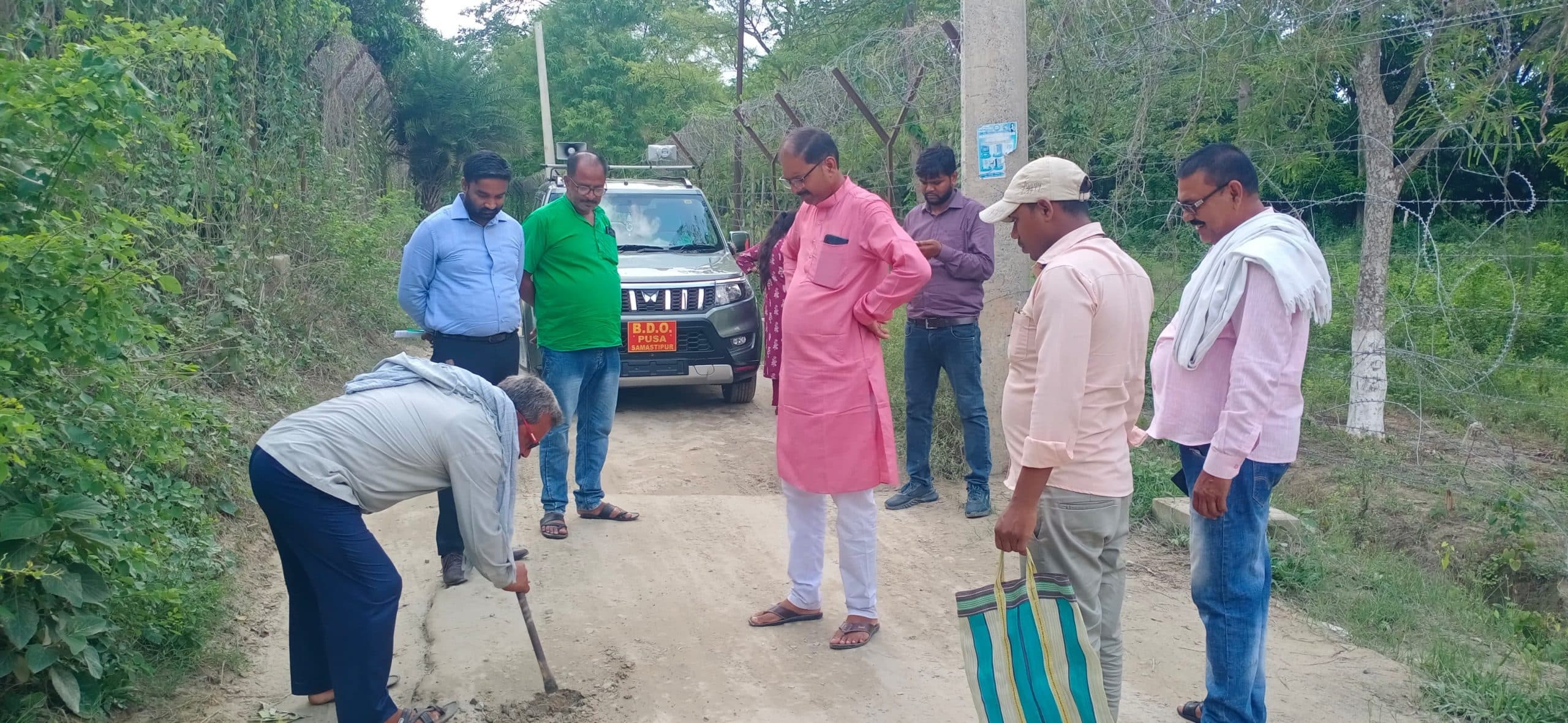 Samastipur News:बीडीओ ने की मनरेगा योजनाओं की जांच