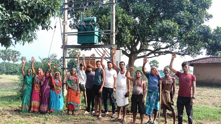 मनियां के मोहपत्ता व मोथाबाड़ी के तरपतिया में गंभीर हुआ बिजली संकट