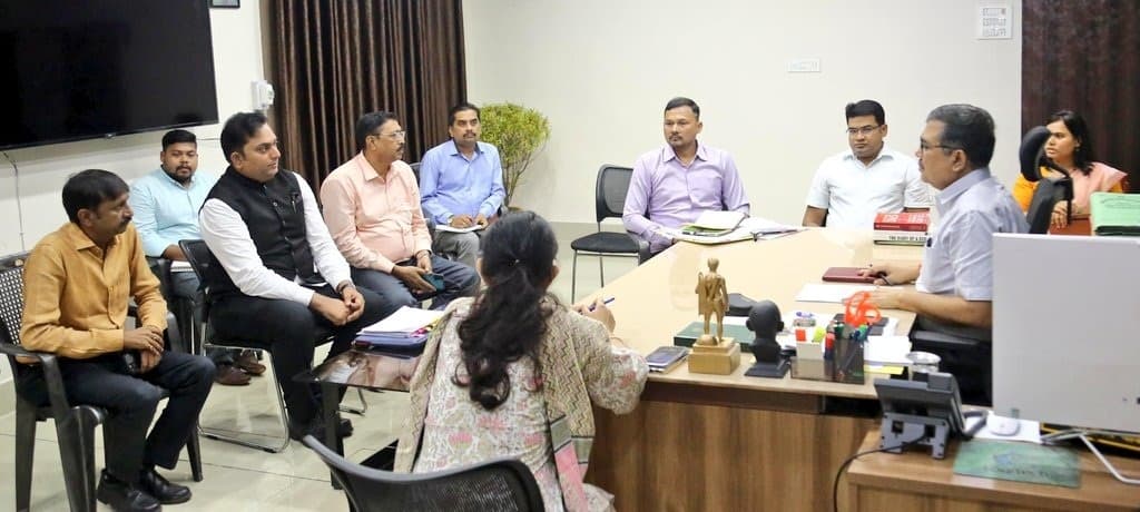 Bokaro News : पर्यावरण नियमों का शत-प्रतिशत करें अनुपालन : डीसी