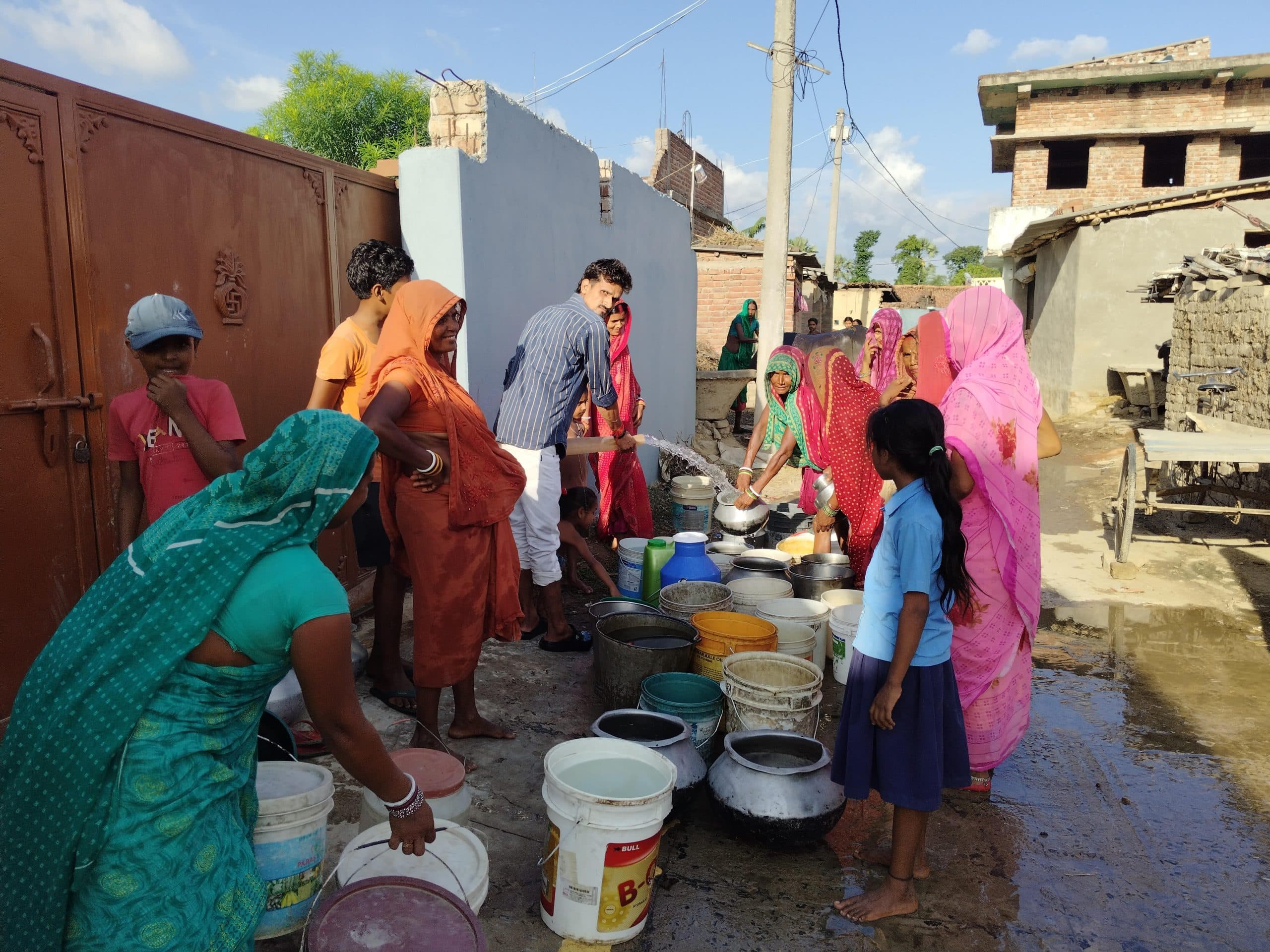 Darbhanga News: बहेड़ी प्रखंड के गांवों में पेयजल संकट से जूझ रहे लोग