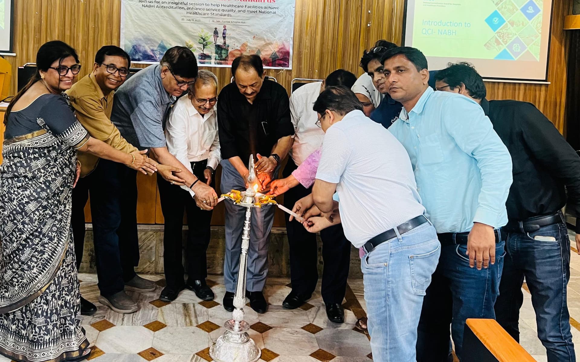 स्वास्थ्य संस्थानों को जागरूक करने को ले संगोष्ठी आयोजित