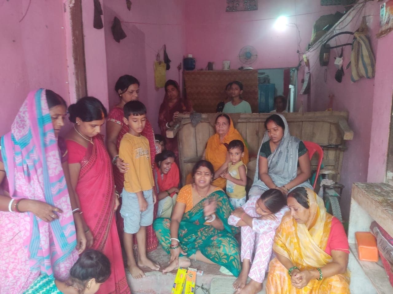 पूजा के लिए फूल तोड़ने गयी वृद्ध महिला की सर्पदंश से मौत