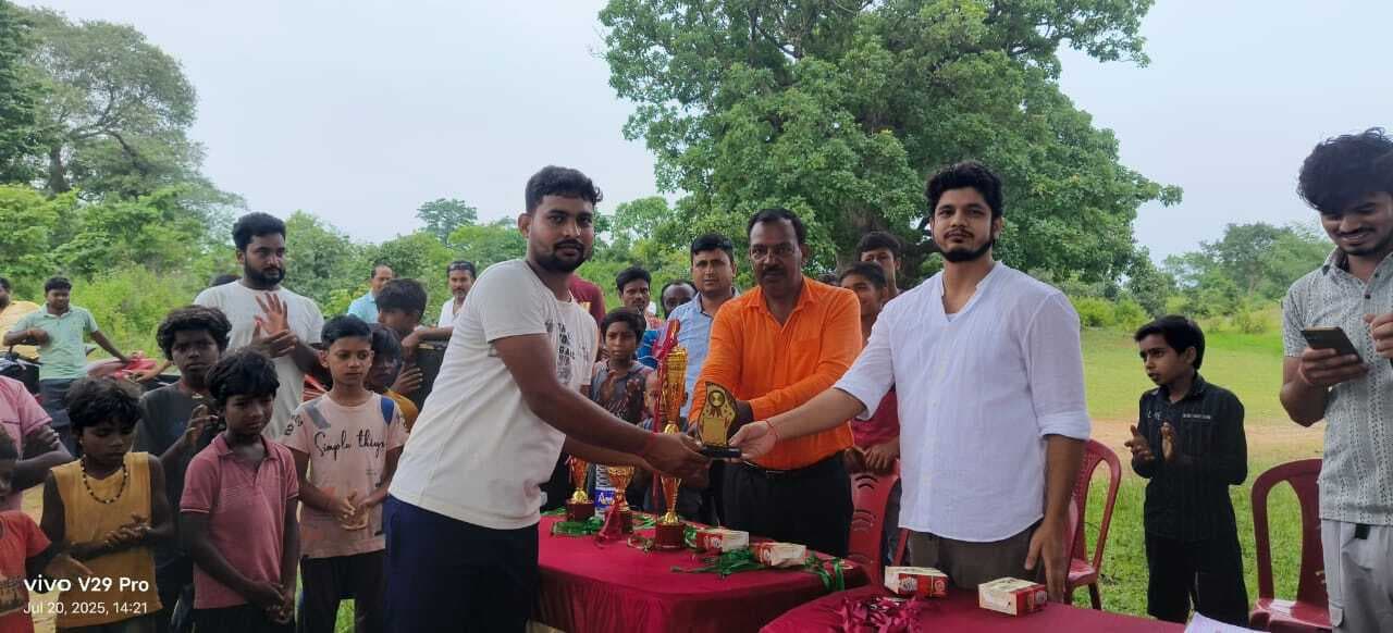 मां तुतरांचल क्रिकेट टूर्नामेंट में बिशनपुर बनी विजेता