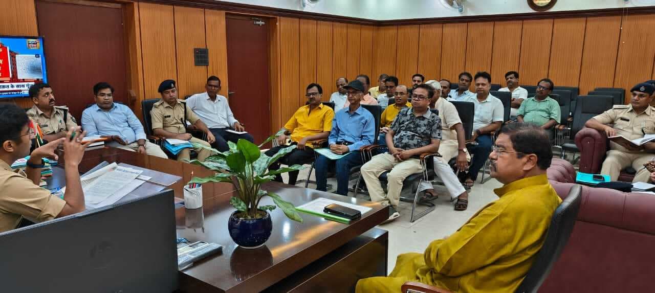 जिले में कानून व्यवस्था के साथ यातायात नियमों का उल्लंघन, तस्करों पर होगी कड़ी कार्रवाई: एसपी