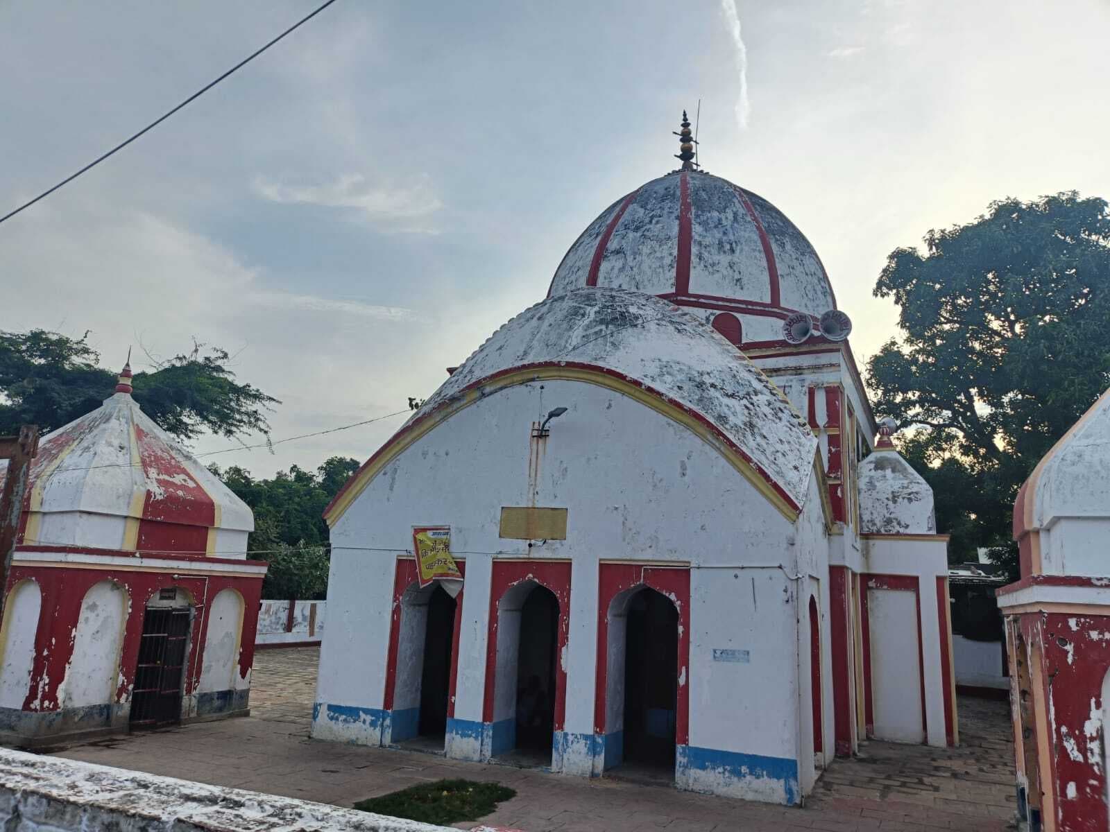 Darbhanga News: рд╕рдЬ-рдзрдЬрдХрд░ рд╢рд┐рд╡рд╛рд▓рдп рддреИрдпрд╛рд░, рд╕рд╛рд╡рди рдХреА рджреВрд╕рд░реА рд╕реЛрдорд╡рд╛рд░реА рдЖрдЬ