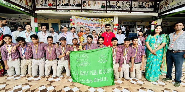 क्रिकेट बालक वर्ग व बास्केटबॉल बालिका वर्ग में डीएवी सीसीएल ने लहराया परचम
