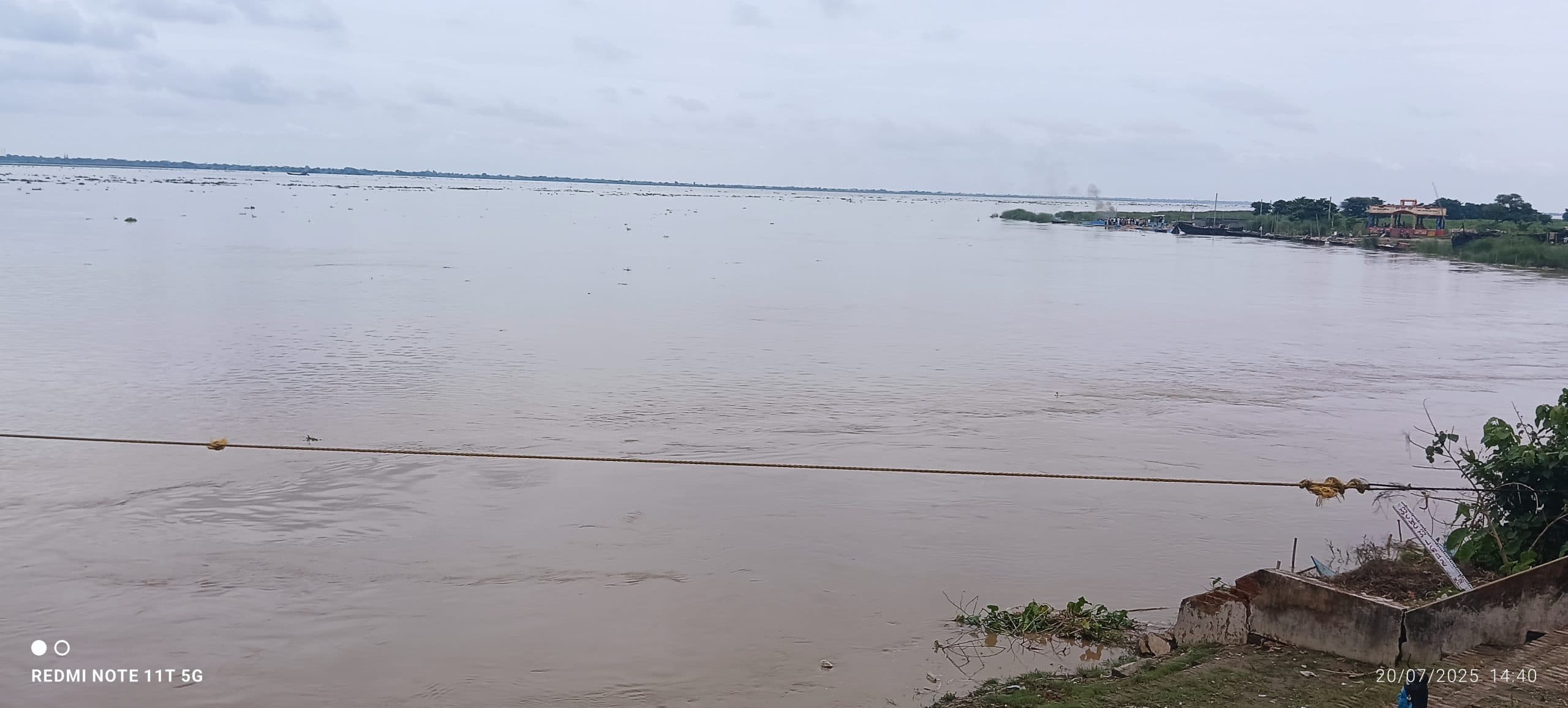 Bhagalpur news खतरे का निशान पार कर तबाही मचाने को मचल रही गंगा