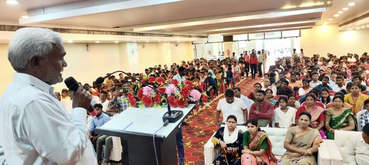 East Singhbhum News : शिक्षा ही विकास की असली कुंजी : चंपाई
