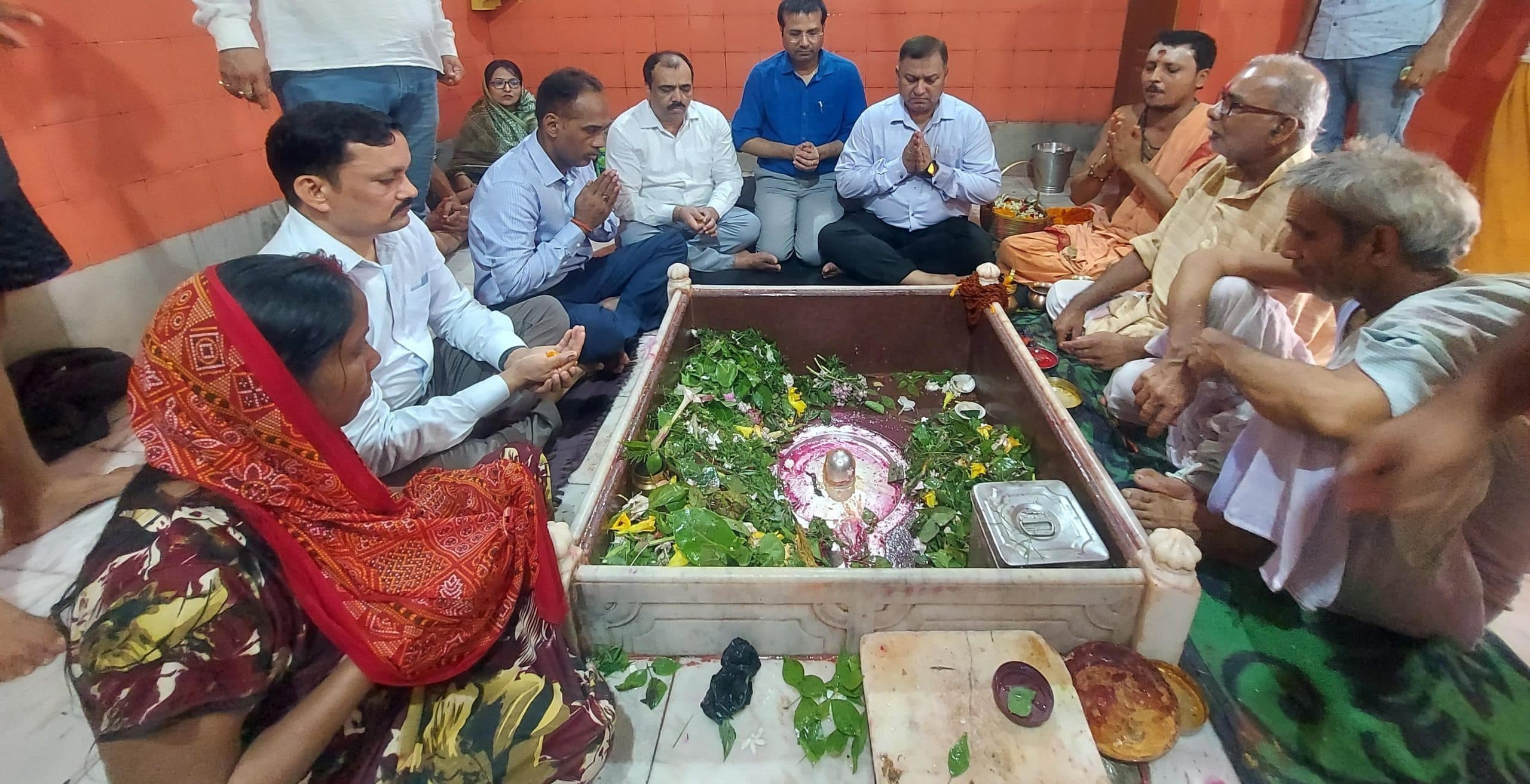 Bhagalpur news प्रधान जिला एवं सत्र न्यायाधीश ने की पूजा-अर्चना