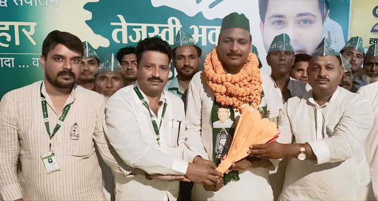 गुलाम रसूल कप्तान सैकड़ों समर्थकों के साथ राजद में हुए शामिल