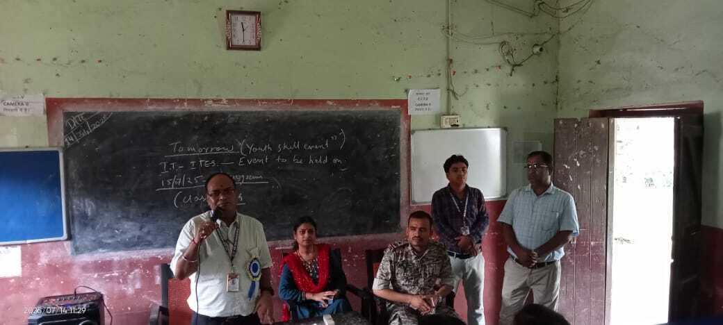 सोशल मीडिया पर संवेदनशील जानकारियां साझा करने से बचें