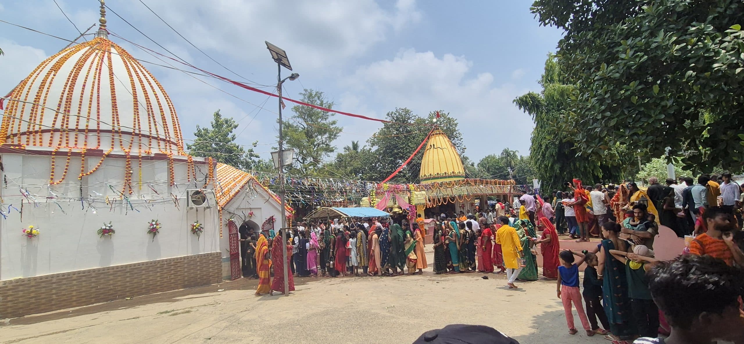 मंदिरों में लगा रहा शिव भक्तों का तांता