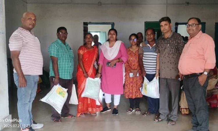 किसानों के बीच अरहर बीज वितरण का कार्य प्रारंभ