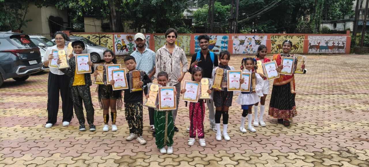 Giridih News :आनंद डांस क्लास के बच्चों ने किया उत्कृष्ट प्रदर्शन