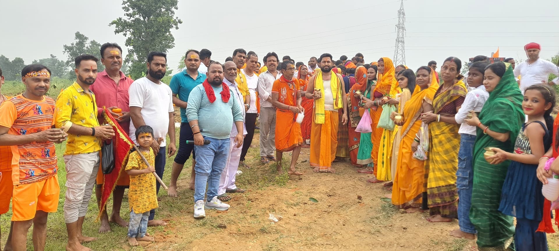 Bokaro News : गरगा नदी से जल उठा कर शिव मंदिर में किया जलाभिषेक