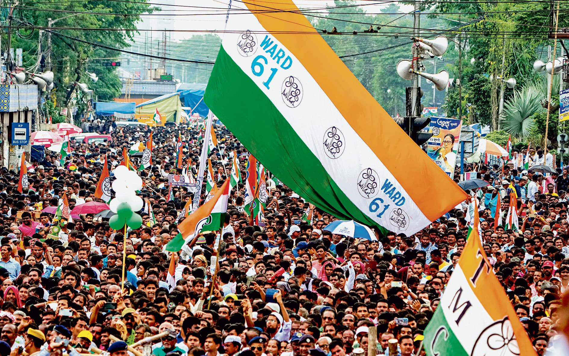 बांग्ला भाषी अस्मिता ने लिया चुनावी रंग